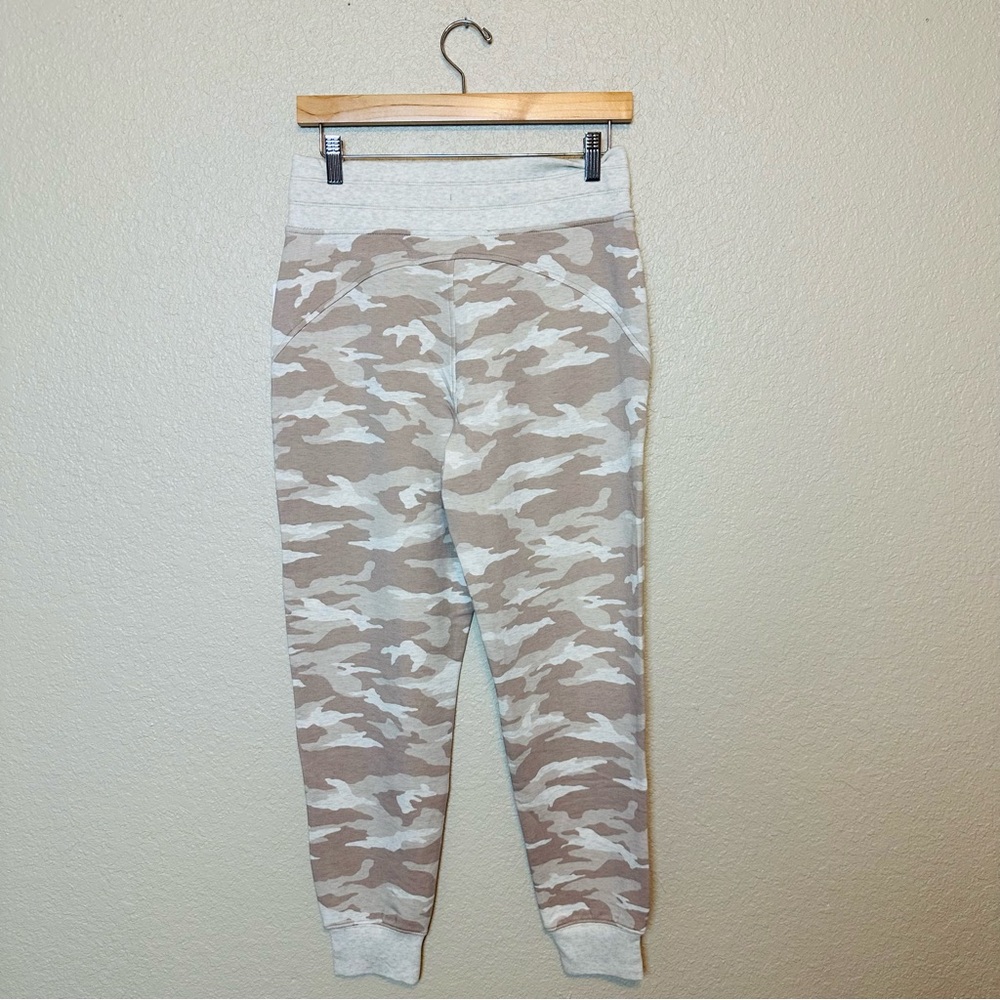 Athleta Balance Printed Joggers Camo Oatmeal Size Small - Picture 7 of 9